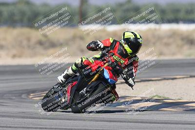 media/Oct-13-2025-Moto Forza (Mon) [[a66d839500]]/3-B Group/Session 3 (Turn 16)/